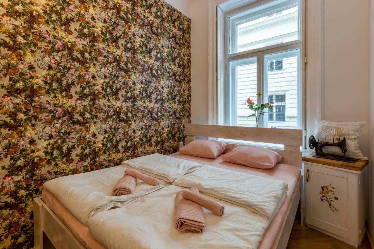 Vintage Home In The Center บูดาเปสต์ ภายนอก รูปภาพ